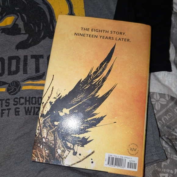 Set Of Book And Kids Shirt - Picture 5 of 8